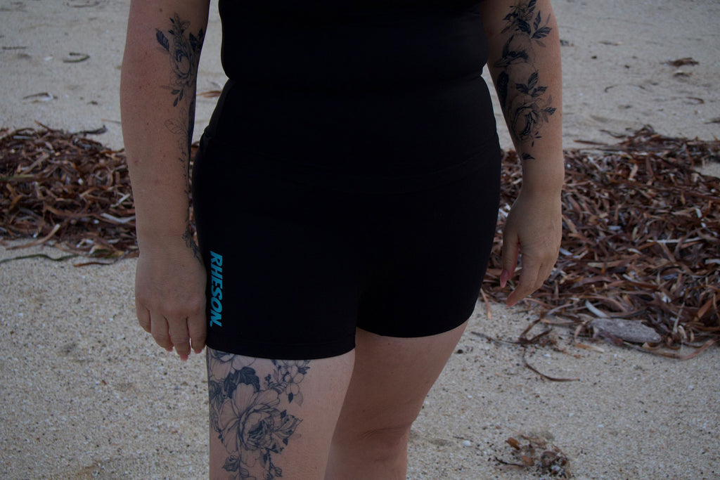 Deep sea (tight shorts)